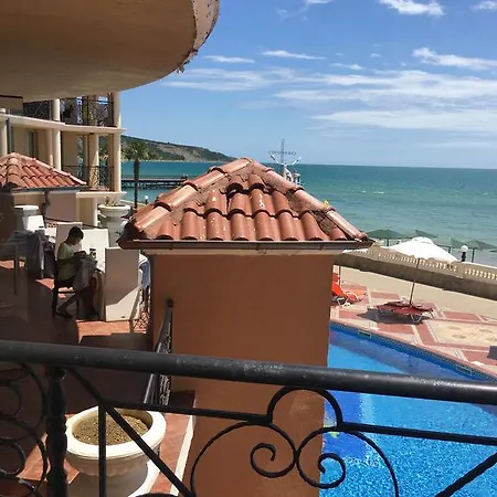 Gt中庭海滨公寓 * 埃勒尼特